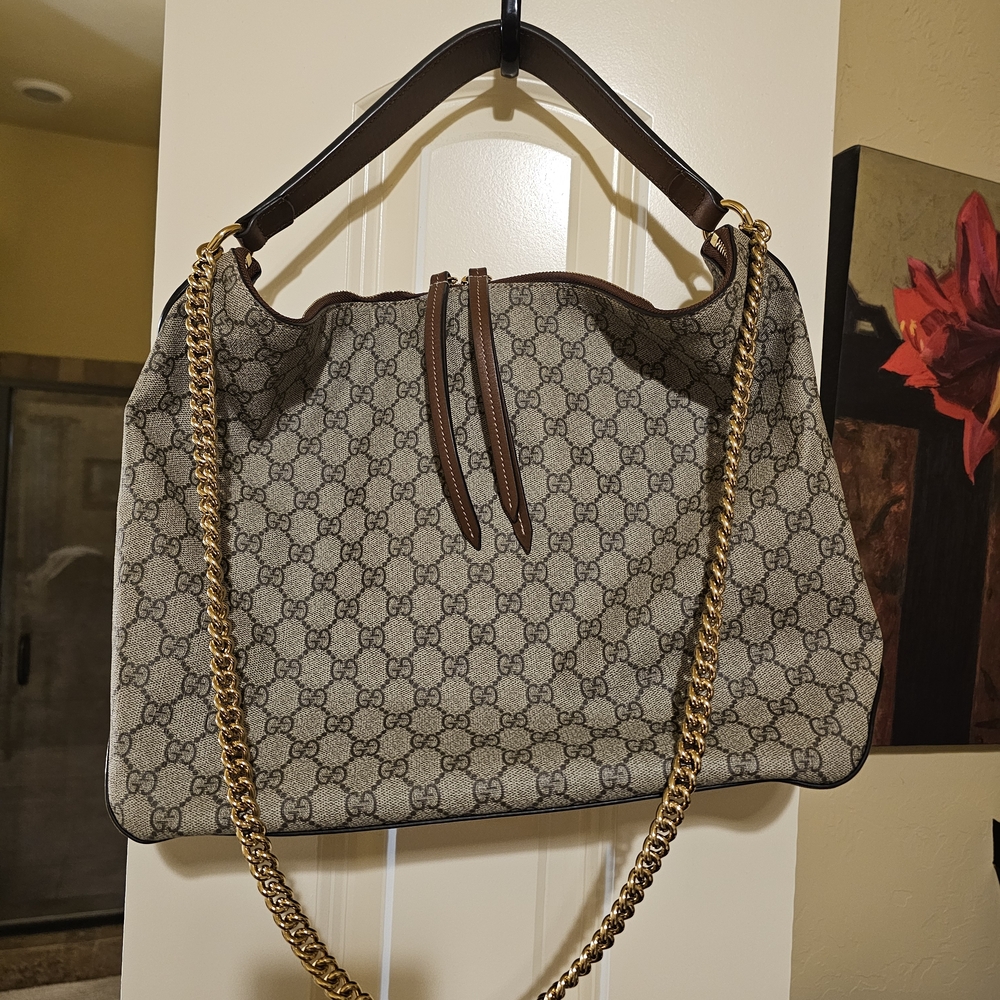 Gucci GG Supreme Monogram Linea Hobo Large w/Gold Chain